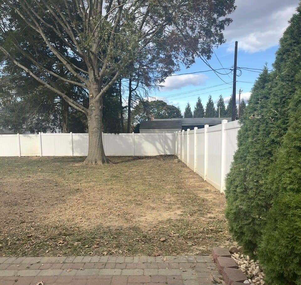 Fences service from Azocar Contracting